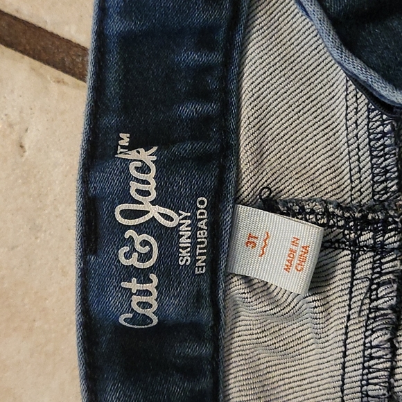2 pair of Cat & Jack 3t Jeans - Picture 4 of 6